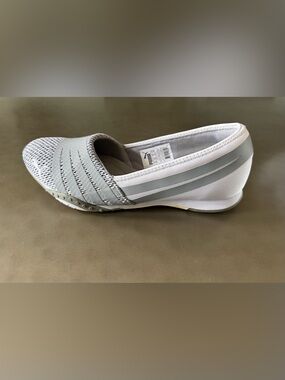 Puma Women's Slip-On Sneakers in Light Gray and White, Padded Insoles, Size 8